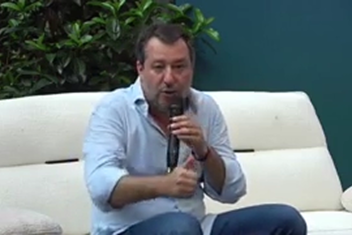 Salvini alla Versiliana: “Von der Leyen al summit con Trump e Putin? Può solo portare da bere” Salvini alla Versiliana: “Von der Leyen al summit con Trump e Putin? Può solo portare da bere”