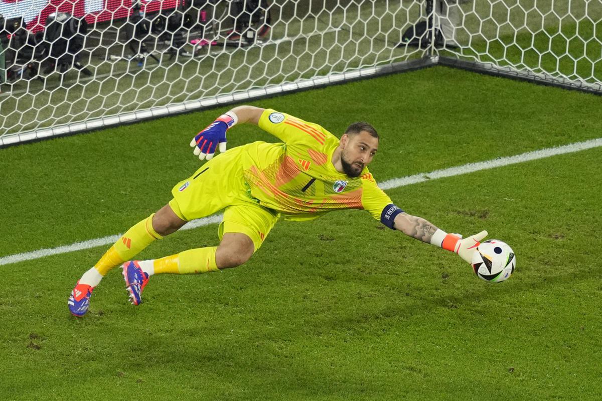 Galleria foto '“Donnarumma? Delusi da Luis Enrique. Futuro? La Premier League il suo campionato” – Raiola a tutto campo su Gigio-Psg' - foto 1