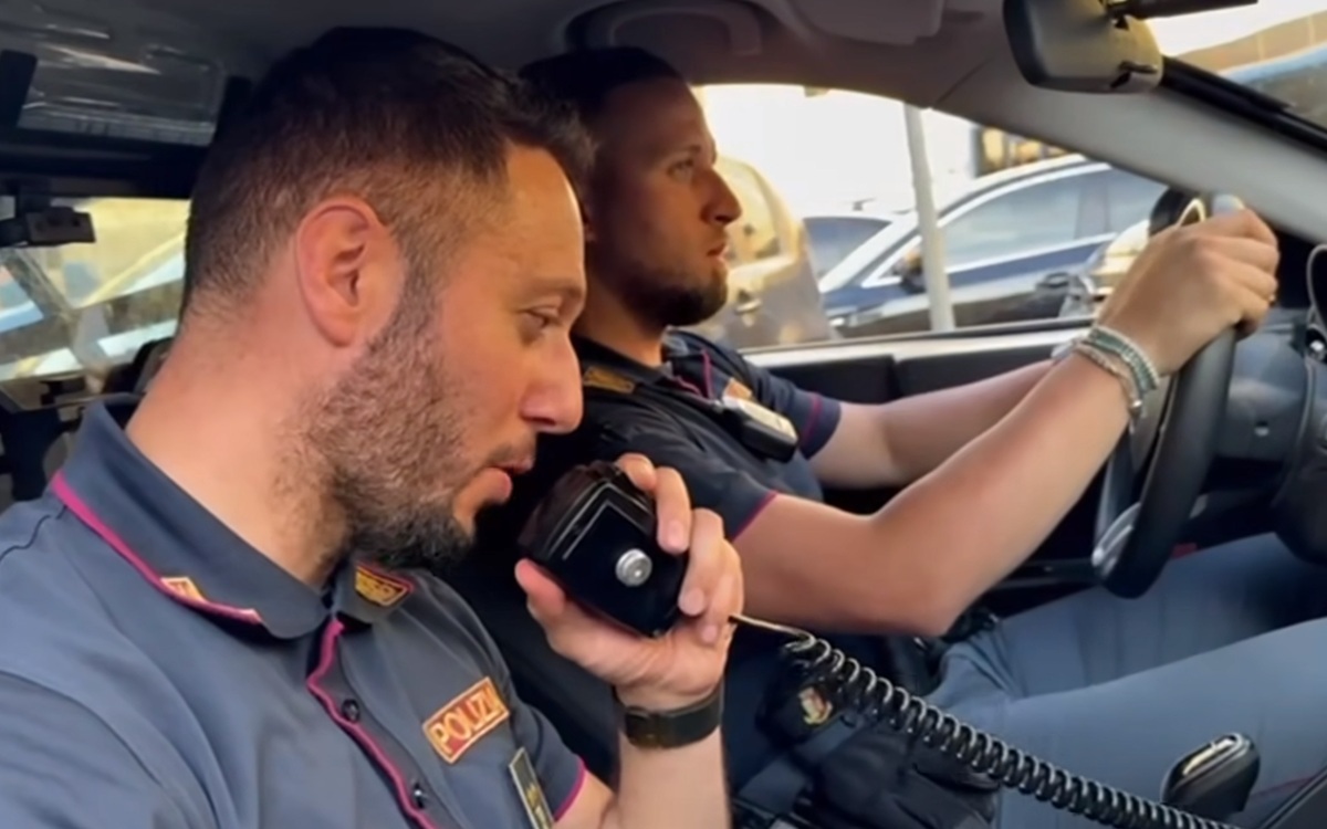 I 4 bambini dell’auto pirata a Milano, parla la madre dell’11enne: “Non sono adulti, che capiscono” I 4 bambini dell’auto pirata a Milano, parla la madre dell’11enne: “Non sono adulti, che capiscono”