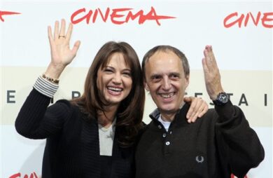 Paura per Dario Argento, ricoverato d’urgenza a Ischia per una crisi respiratoria