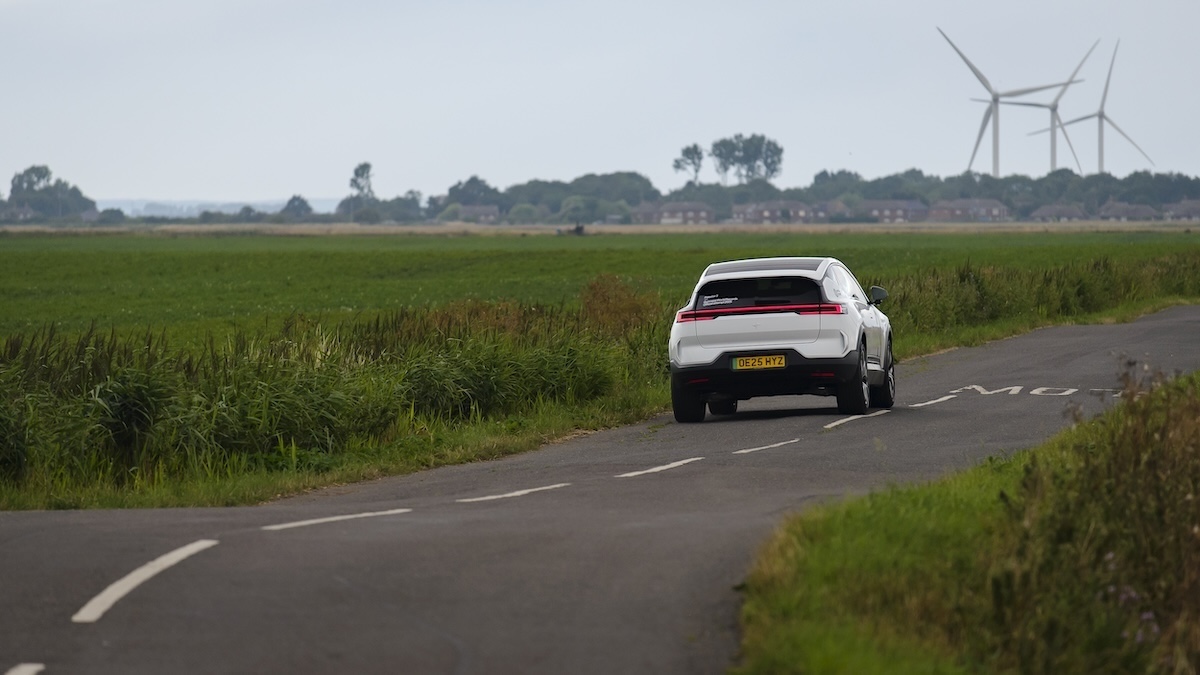 Polestar 3 percorre 935 km con una sola ricarica: è record