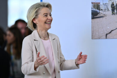 Ursula von der Leyen? Collaborativa e diplomatica, ma anche ferma nelle sue posizioni e piuttosto anaffettiva