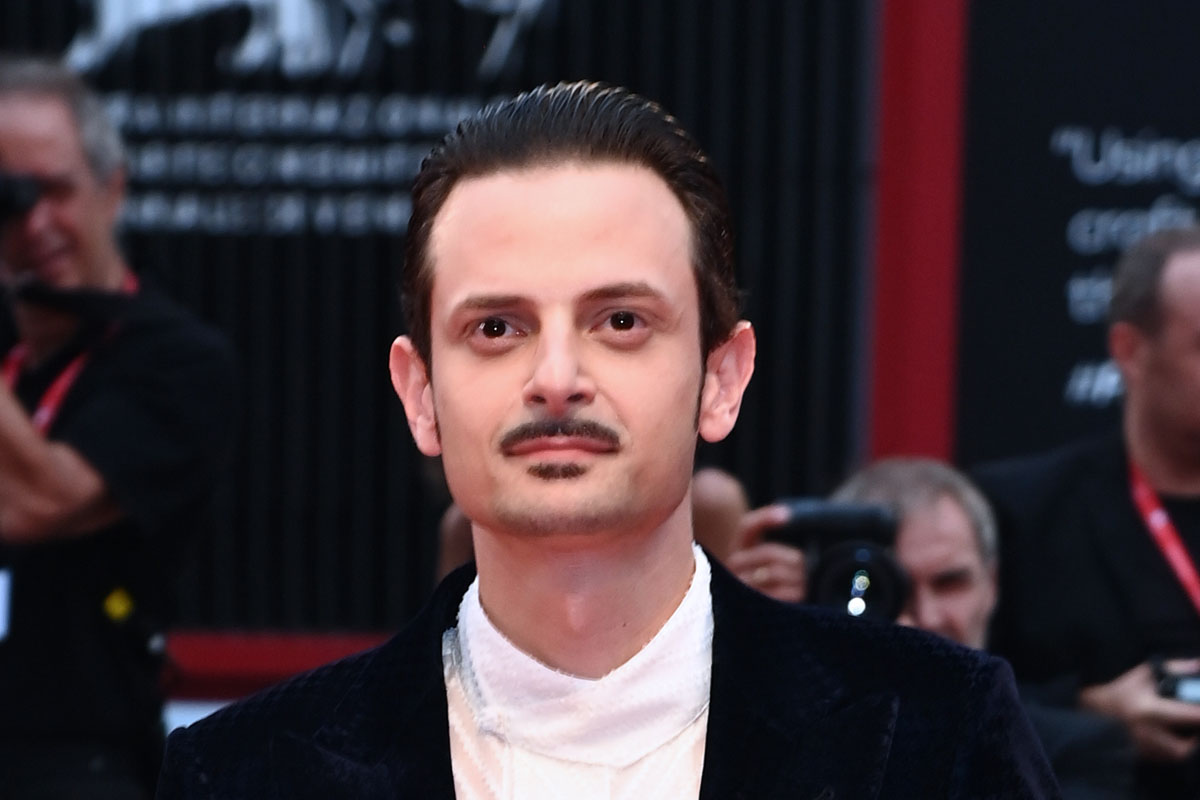 Fabio Rovazzi, “Bandiera rossa” anche per gli affari: nel 2024 perdite di oltre 40mila euro, giù i ricavi