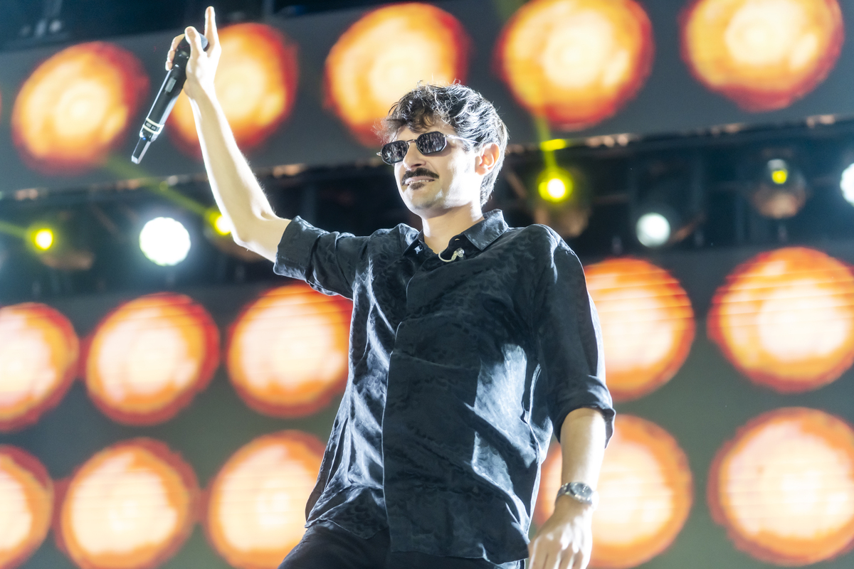 Fabio Rovazzi, “Bandiera rossa” anche per gli affari: nel 2024 perdite di oltre 40mila euro, giù i ricavi