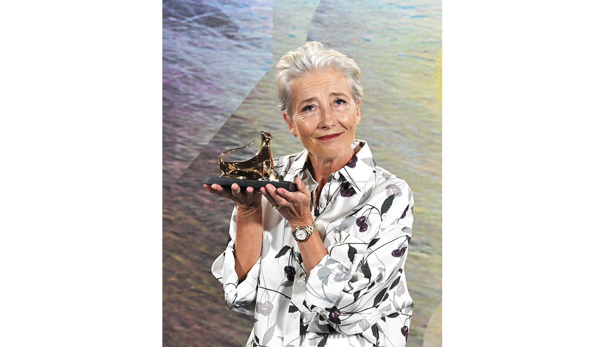 Emma Thompson riceve un reale Leopard Club Award al Locarno78 Emma Thompson riceve un reale Leopard Club Award al Locarno78