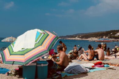 Spiagge libere in Italia cercasi, a livello europeo siamo messi male: “Quasi tutte in mano ai privati”