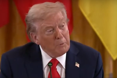 Trump elogia Meloni alla Casa Bianca: Grande leader, è giovane ma governerà molto a lungo SOTTOTITOLI