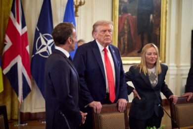 Meloni protagonista con Trump spinge il Centrodestra alle elezioni regionali. Pareggio quasi sicuro, sogno vittoria