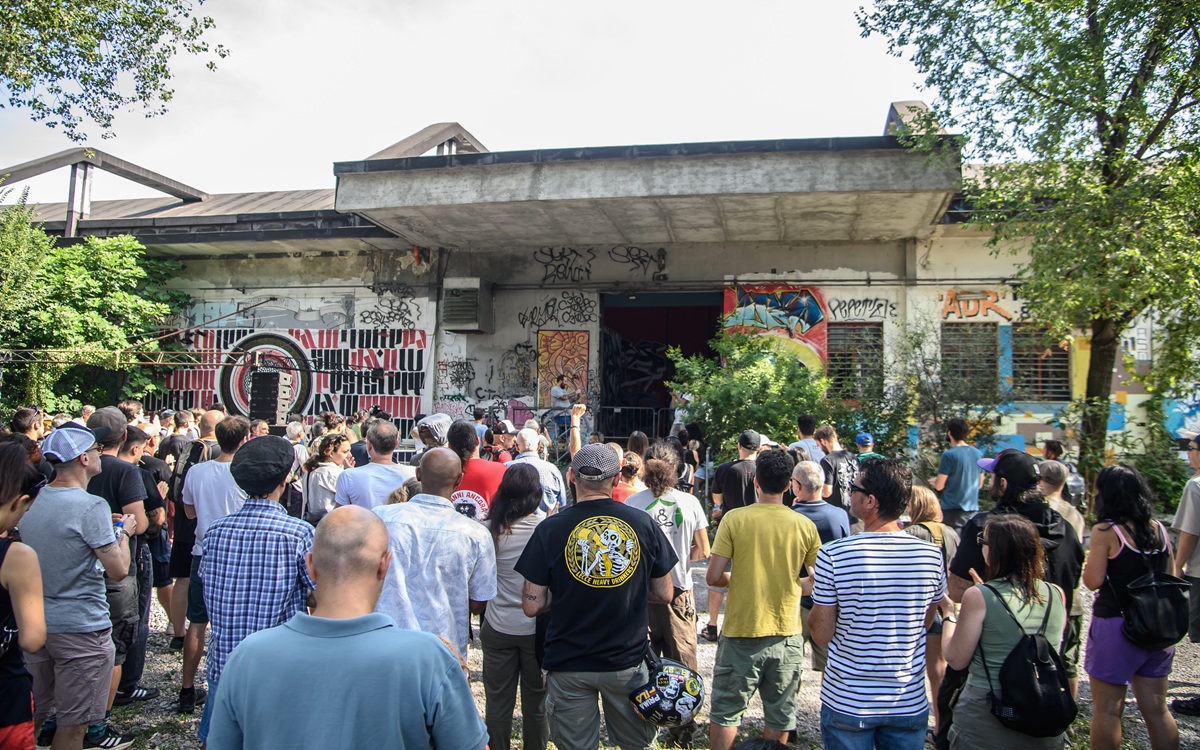 Sgombero Leoncavallo, quel braccio di ferro che dura dal 1994 e che è costato milioni allo Stato Sgombero Leoncavallo, quel braccio di ferro che dura dal 1994 e che è costato milioni allo Stato