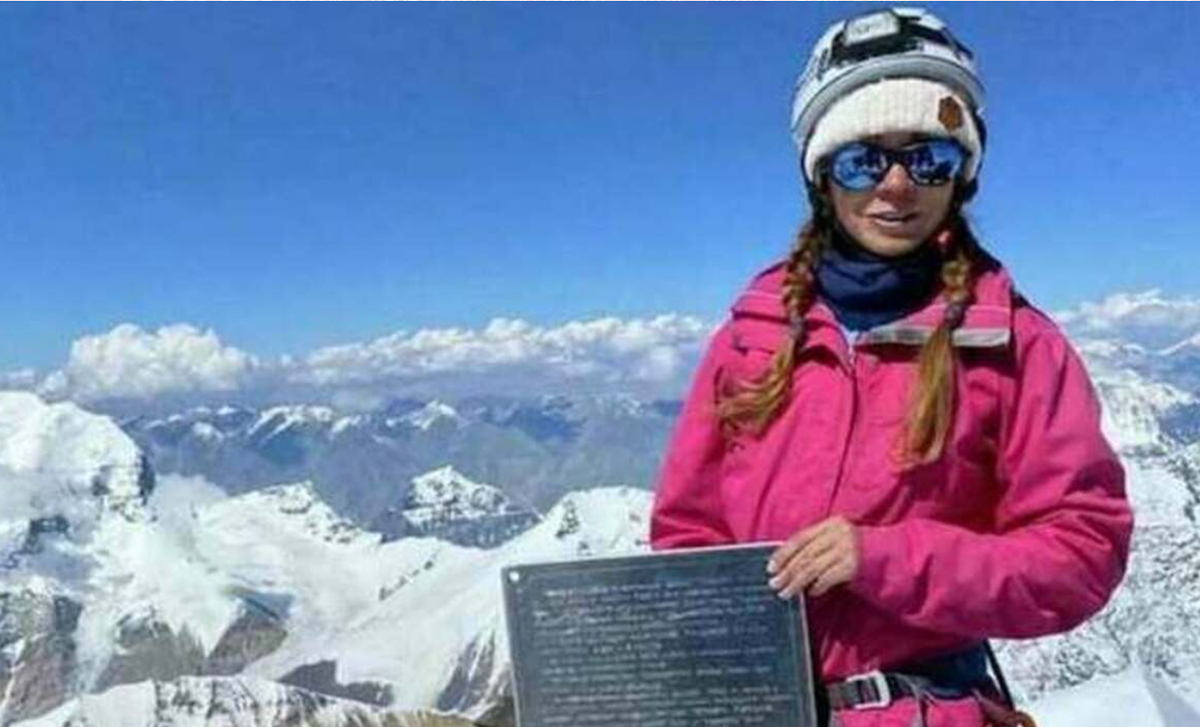 Alpinista italiano morto sul Pik Pobeda: ha cercato di aiutare una collega bloccata con un gamba rotta a 7mila metri Alpinista italiano morto sul Pik Pobeda: ha cercato di aiutare una collega bloccata con un gamba rotta a 7mila metri