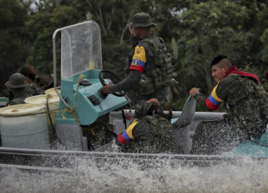 Colombia, Narcos in guerra per la coca: 12 poliziotti uccisi. Massima tensione