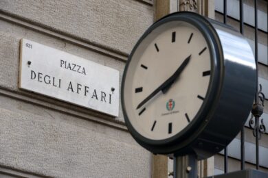 Borsa, a Piazza Affari vola Mediobanca dopo il no all’Ops su Banca Generali. Bene anche Mps