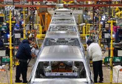 Stop agli incentivi EV di Trump, Stellantis frena la produzione USA