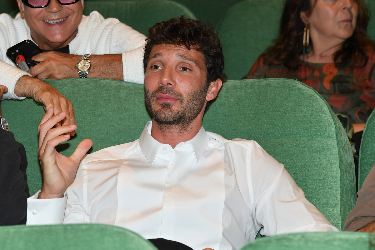 Stefano De Martino di nuovo papà? “Caroline Tronelli potrebbe essere incinta”, Diva e Donna lancia una nuova bomba