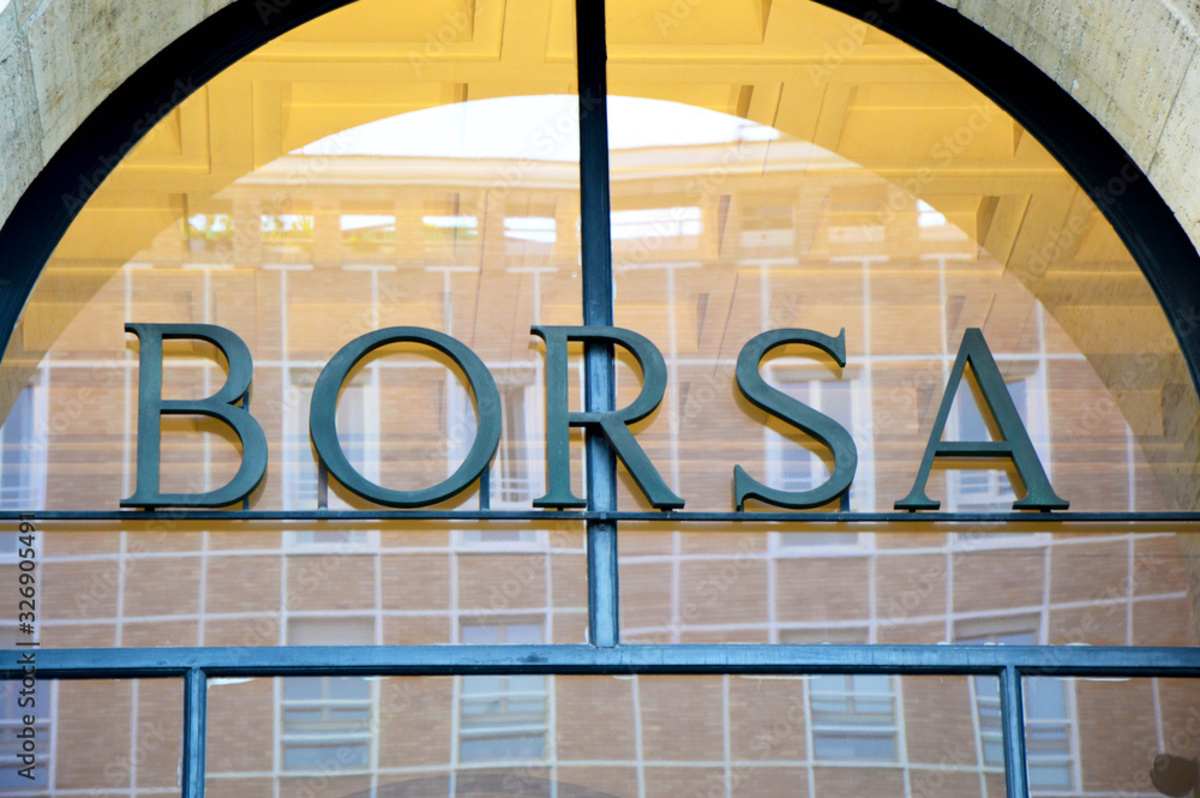 Borsa, Milano procede con cautela: vola il titolo di Monte Paschi. Torna a salire lo spread Borsa, Milano procede con cautela: vola il titolo di Monte Paschi. Torna a salire lo spread