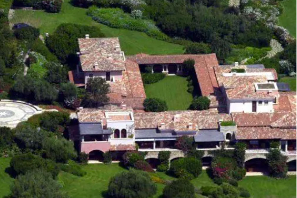 Berlusconi, è (quasi) fatta per Villa Certosa: un magnate arabo pronto a sborsare una fortuna per la reggia. Tutte le cifre Berlusconi, è (quasi) fatta per Villa Certosa: un magnate arabo pronto a sborsare una fortuna per la reggia. Tutte le cifre