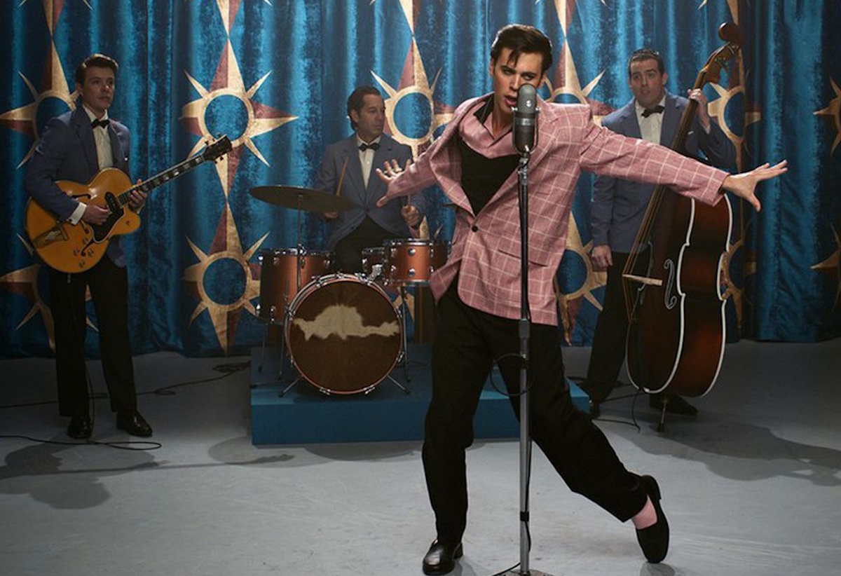 Ascolti tv, Elvis balla su Carosone e Canale 5 sorride. Filorosso torna sopra il 5% Ascolti tv, Elvis balla su Carosone e Canale 5 sorride. Filorosso torna sopra il 5%