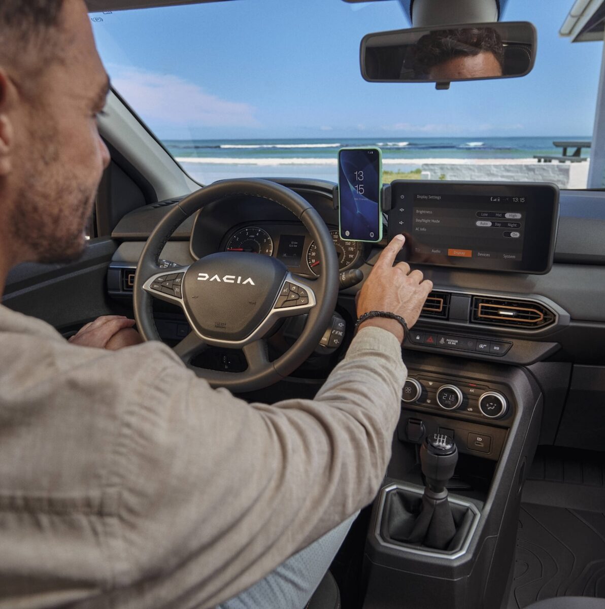 Dacia Jogger, il family car versatile per viaggi e vita quotidiana Dacia Jogger, il family car versatile per viaggi e vita quotidiana