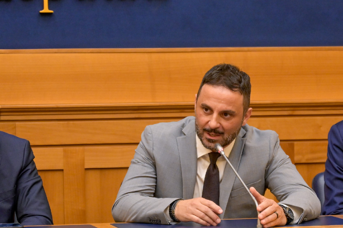 ProduttivItalia: Travaglini torna a “La Piazza” con un nuovo Centro Studi per analizzare la produttività delle mPMI e rilancio del Sud Italia ProduttivItalia: Travaglini torna a “La Piazza” con un nuovo Centro Studi per analizzare la produttività delle mPMI e rilancio del Sud Italia