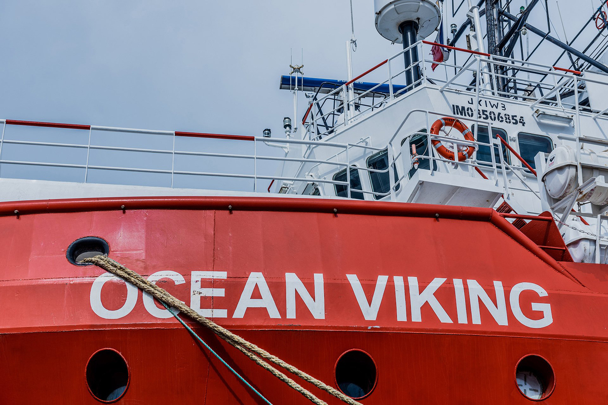 Libia, spari contro la nave Ocean Viking. L’Ue chiede chiarimenti, Piantedosi: “Soccorsi ai migranti li gestisce lo Stato, non le Ong” Libia, spari contro la nave Ocean Viking. L’Ue chiede chiarimenti, Piantedosi: “Soccorsi ai migranti li gestisce lo Stato, non le Ong”