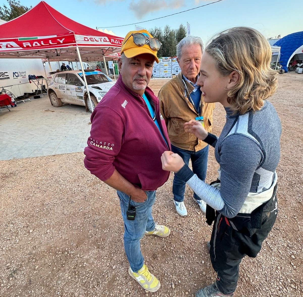 Alex Fiorio ospite a La Piazza, chi è il campione del rally che ha vestito i colori di Lancia, Ford e Mitsubishi