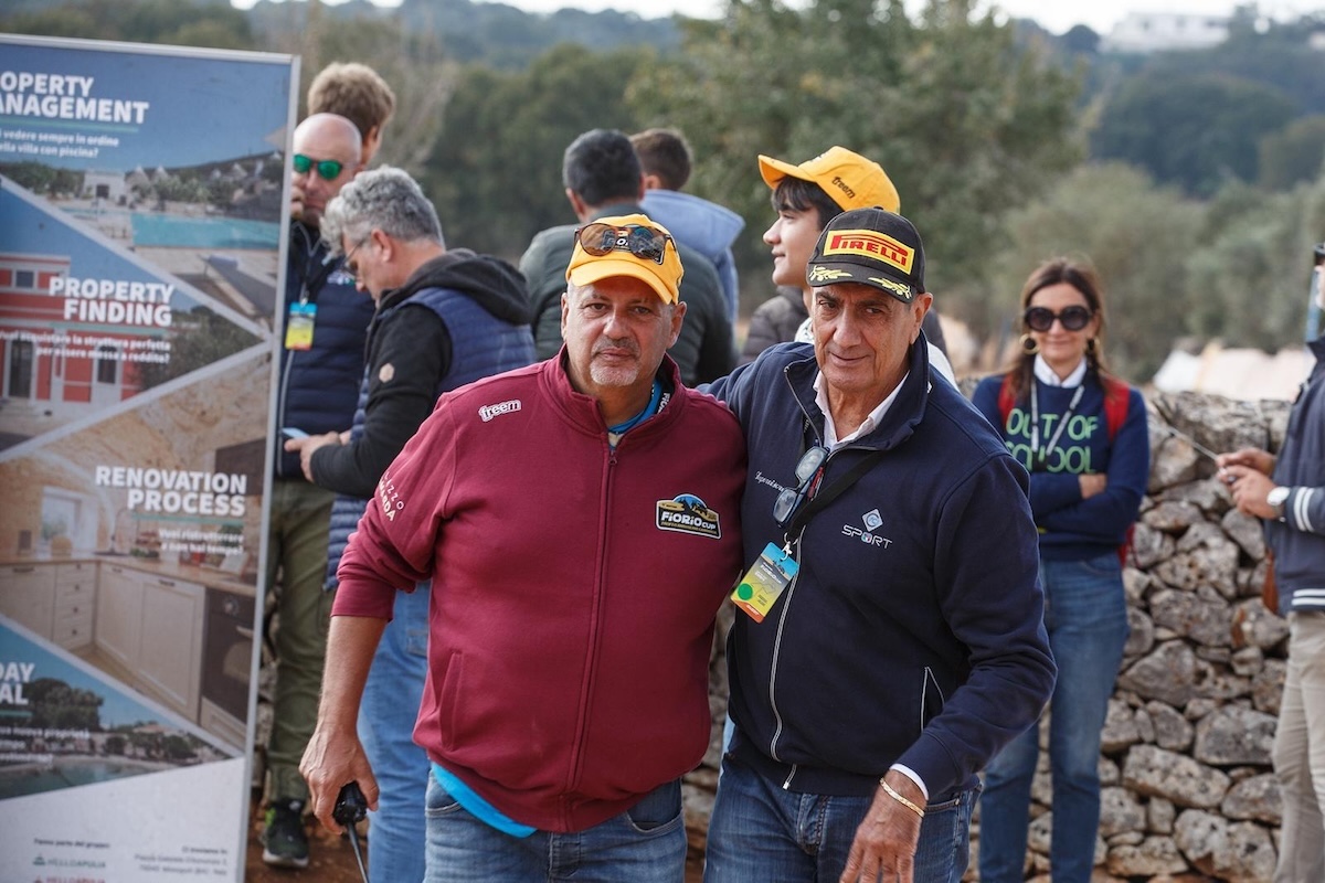 Alex Fiorio ospite a La Piazza, chi è il campione del rally che ha vestito i colori di Lancia, Ford e Mitsubishi