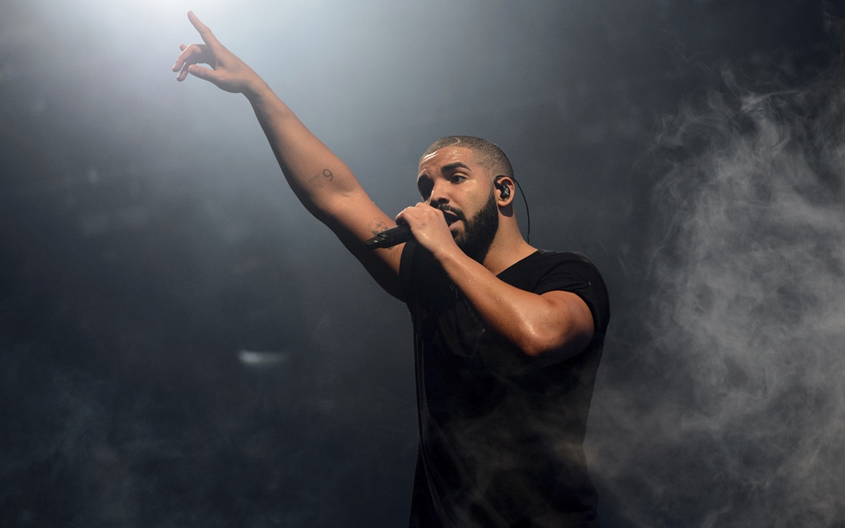 Drake è già a Milano: quattro storiche date all’Unipol Forum per il debutto assoluto in Italia del rapper Drake è già a Milano: quattro storiche date all’Unipol Forum per il debutto assoluto in Italia del rapper