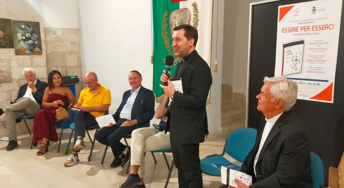 ‘Essere per esserci’, manuale di navigazione di Agostino Picicco ‘Essere per esserci’, manuale di navigazione di Agostino Picicco