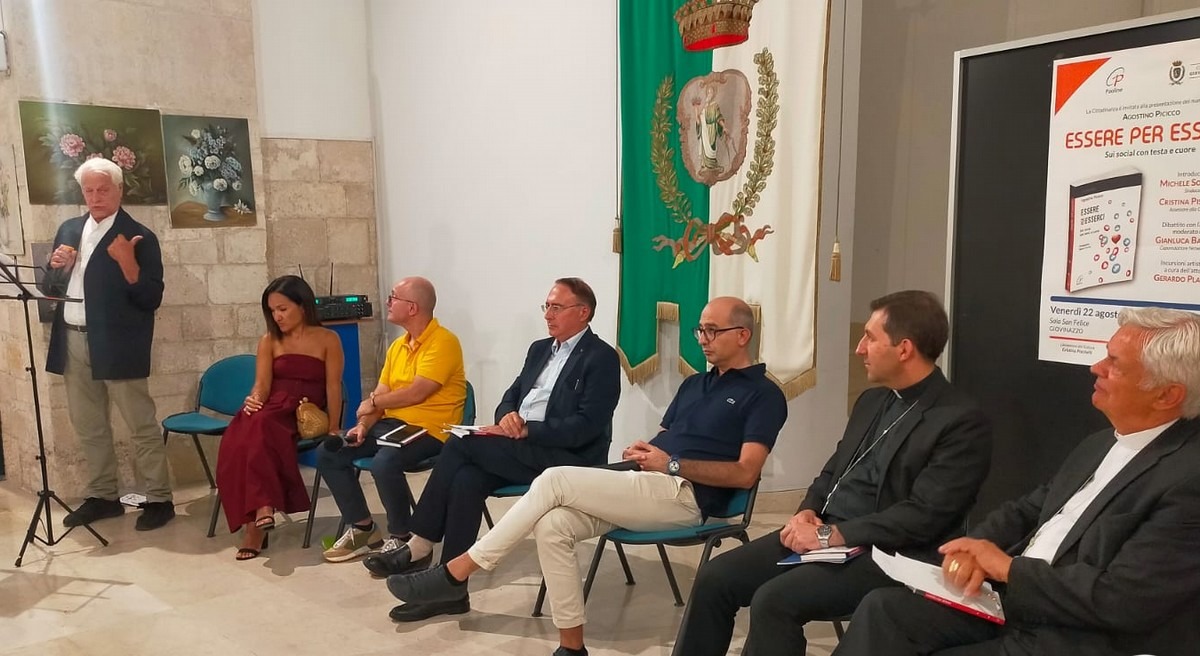 ‘Essere per esserci’, manuale di navigazione di Agostino Picicco ‘Essere per esserci’, manuale di navigazione di Agostino Picicco