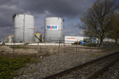 Exxon, il gigante petrolifero Usa verso un ritorno in Russia: colloqui segreti con Rosneft dopo il vertice Trump-Putin
