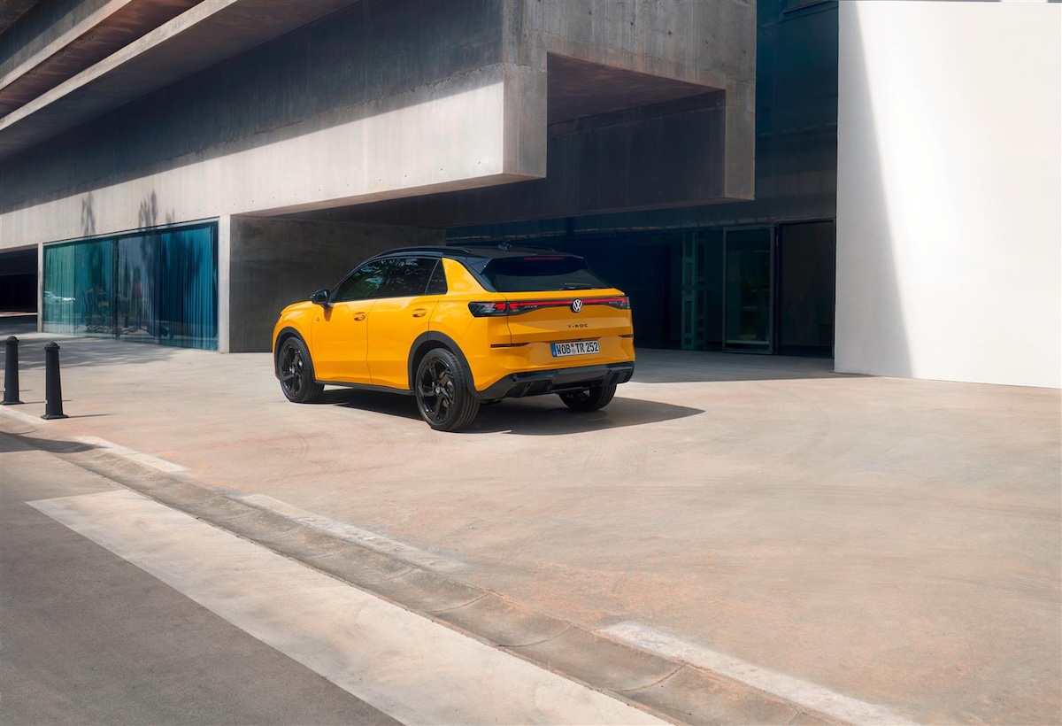 Nuova Volkswagen T-Roc 2025: la rivoluzione del SUV compatto Nuova Volkswagen T-Roc 2025: la rivoluzione del SUV compatto