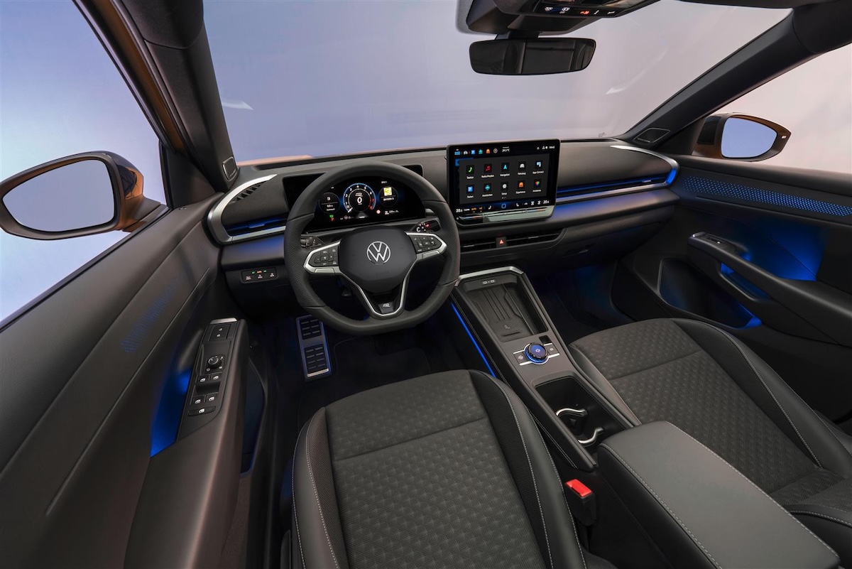 Nuova Volkswagen T-Roc 2025: la rivoluzione del SUV compatto Nuova Volkswagen T-Roc 2025: la rivoluzione del SUV compatto
