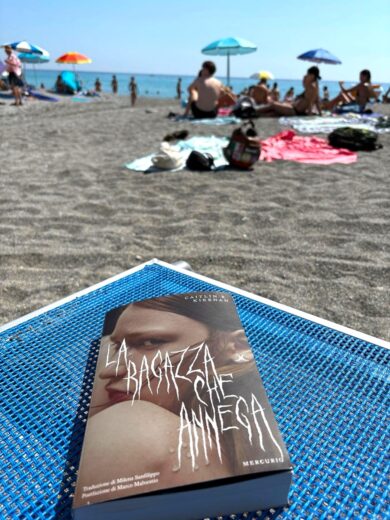 Il grido silenzioso dell’abisso: “La ragazza che annega” di Caitlín R. Kiernan