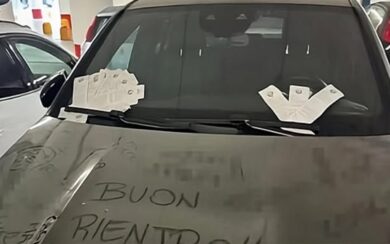 Orio al Serio, “furbetto” parcheggia per tutta l’estate la Mercedes al centro commerciale ma si ritrova sommerso di multe
