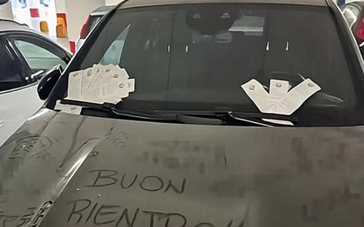 Orio al Serio, “furbetto” parcheggia per tutta l’estate la Mercedes al centro commerciale ma si ritrova sommerso di multe Orio al Serio, “furbetto” parcheggia per tutta l’estate la Mercedes al centro commerciale ma si ritrova sommerso di multe
