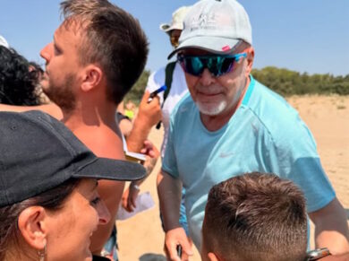 Vasco Rossi in vacanza in Puglia si lamenta dei troppi fan: “Non sono un’attrazione turistica”