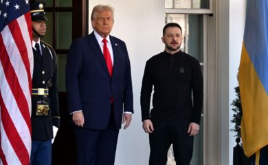 Macron senza filtri: “Senza accordo lunedì Putin avrà preso in giro Donald”. E poi risponde a Mosca: “L’orco alle porte dell’Europa è un sentimento comune”