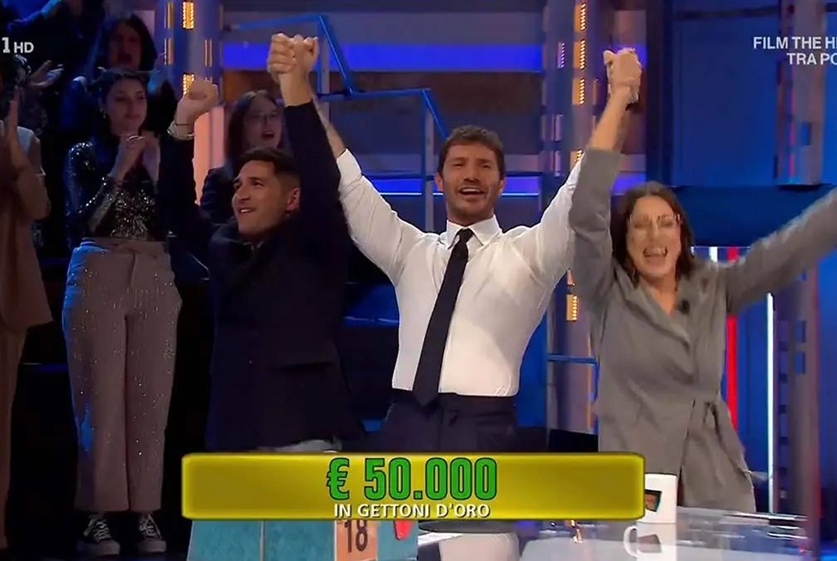 Ascolti tv, La Ruota della Fortuna viaggia forte (ma De Martino arriva col pacco nero per Gerry Scotti). Sarabanda-Papi chiude basso / TOP E FLOP AUDITEL Ascolti tv, La Ruota della Fortuna viaggia forte (ma De Martino arriva col pacco nero per Gerry Scotti). Sarabanda-Papi chiude basso / TOP E FLOP AUDITEL