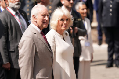 Camilla e la tacchettata dolorosa che mise in fuga il molestatore. La compagna di Carlo e quel viaggio in treno