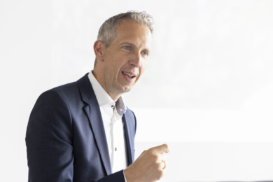 Siemens: la collaborazione con Snowflake punta all’IA per la gestione dei dati IT/OT a livello industriale