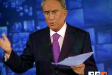 Emilio Fede, i funerali a Segrate. La figlia Sveva: “Questa è stata la sua ultima diretta”