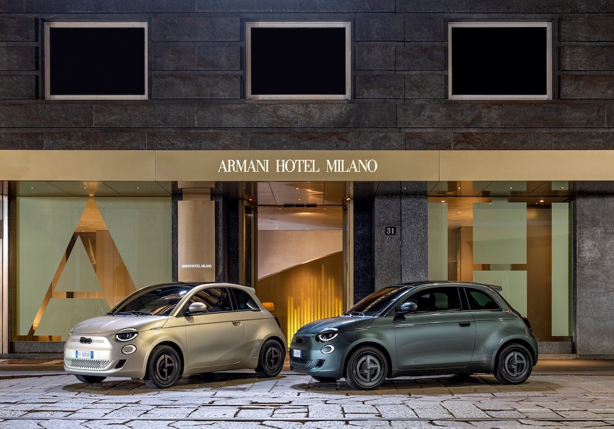 Fiat 500e Giorgio Armani, l’ultima opera del Maestro milanese Fiat 500e Giorgio Armani, l’ultima opera del Maestro milanese