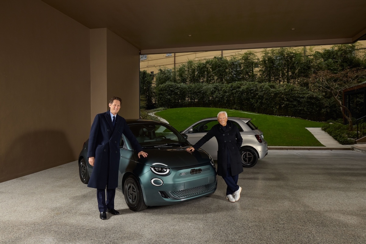 Fiat 500e Giorgio Armani, l’ultima opera del Maestro milanese Fiat 500e Giorgio Armani, l’ultima opera del Maestro milanese