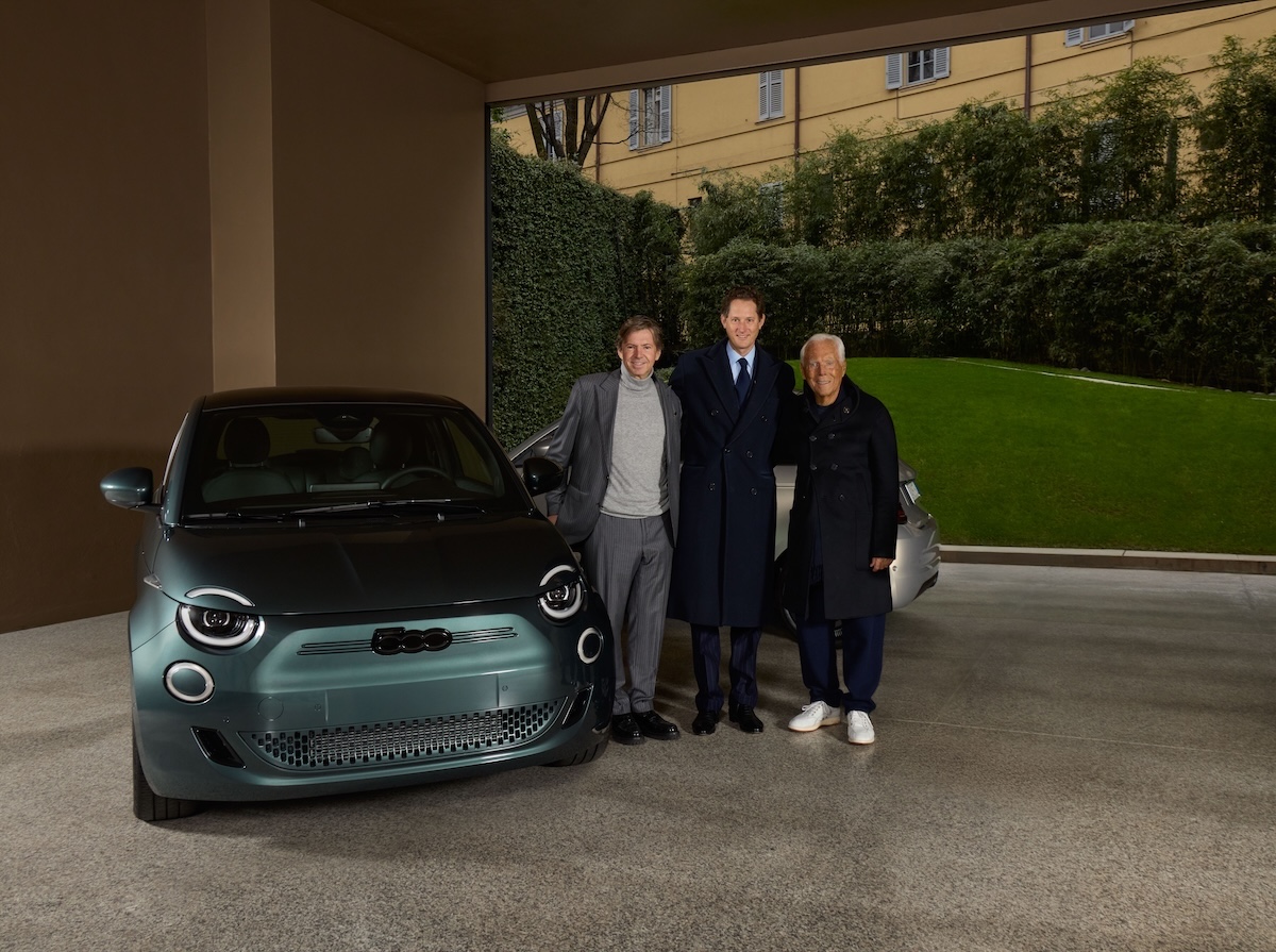 Fiat 500e Giorgio Armani, l’ultima opera del Maestro milanese Fiat 500e Giorgio Armani, l’ultima opera del Maestro milanese