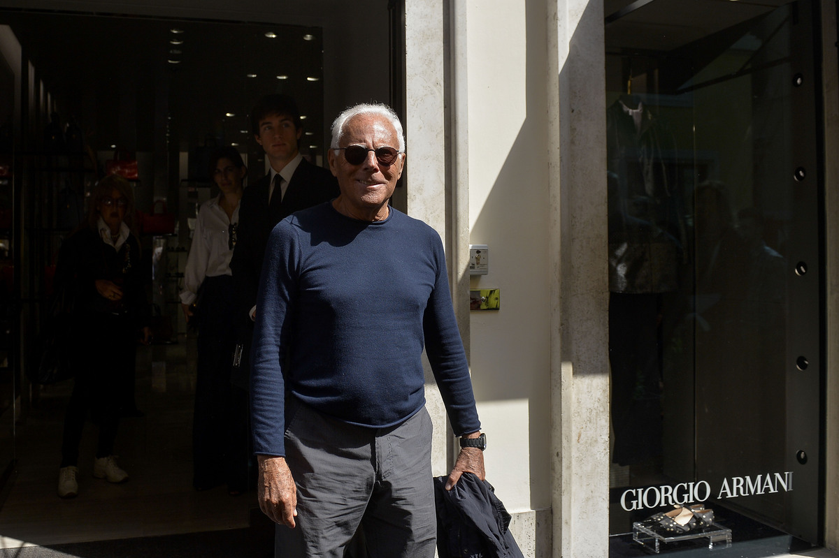Re Giorgio addio, le foto più belle di Armani raccolte in una gallery Re Giorgio addio, le foto più belle di Armani raccolte in una gallery