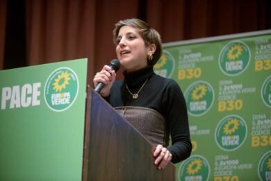 Viaggio verso Gaza, da Scuderi (Avs) a Corrado (Pd): chi sono i quattro parlamentari italiani a bordo della nave Flotilla