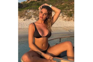 Stefano De Martino di nuovo papà? Caroline Tronelli incinta? La coppia insieme dal ginecologo. Rumor