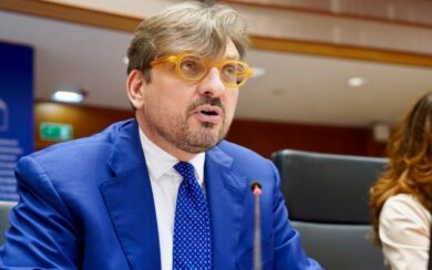 Automotive, Guidesi si appella a PPE e Von der Leyen: “Agire prima che si arrivi alla morte del settore, basta divieti stupidi”