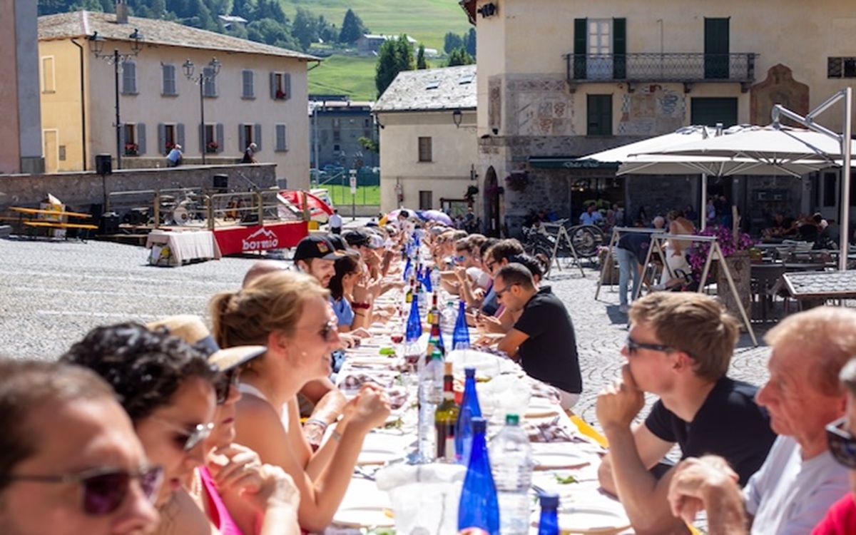 La Pizzoccherata più lunga d’Italia: Bormio prepara la tavolata da record La Pizzoccherata più lunga d’Italia: Bormio prepara la tavolata da record