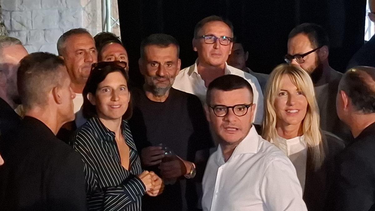 Regione Puglia, fumata bianca: Schlein a Bisceglie lancia Decaro alla presidenza